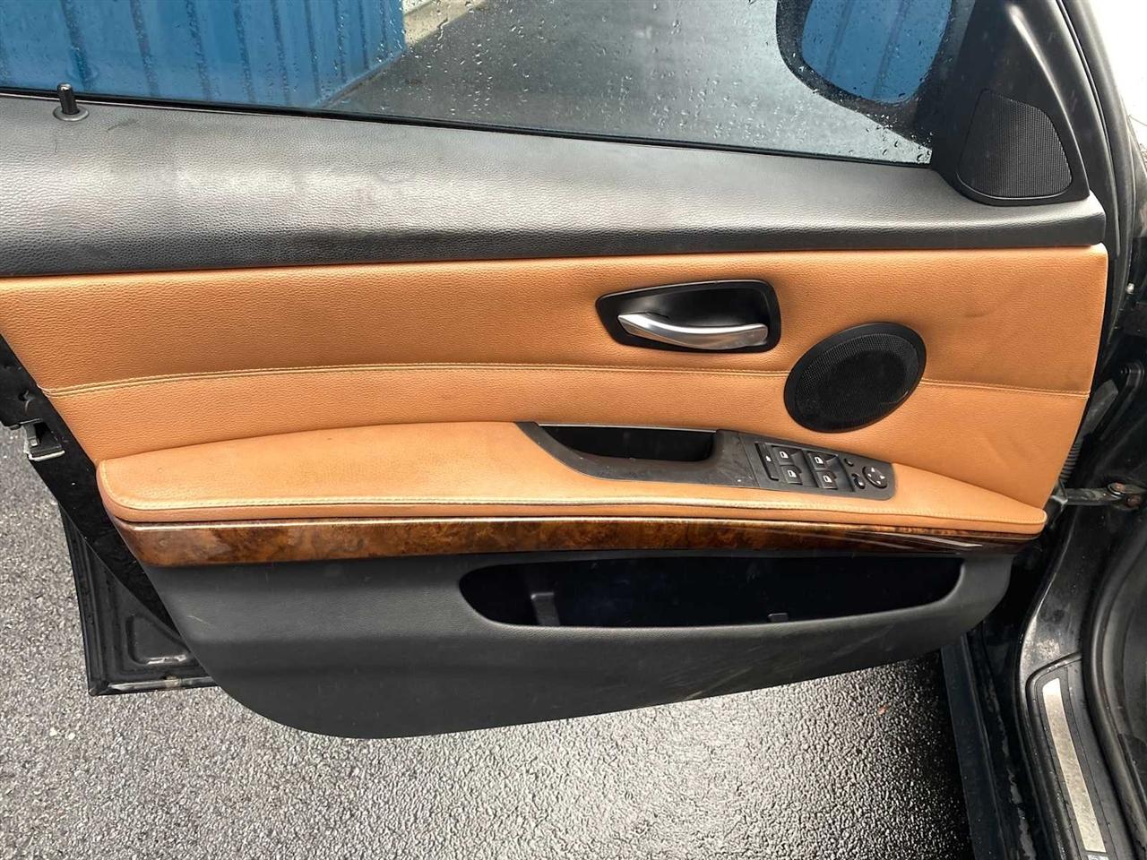 BMW 3-Series 328i xDrive SA 2011