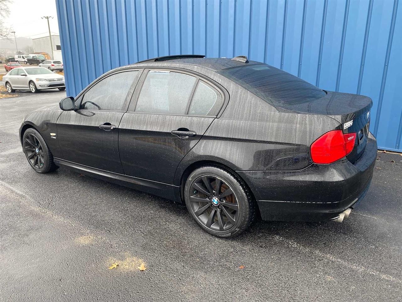 BMW 3-Series 328i xDrive SA 2011