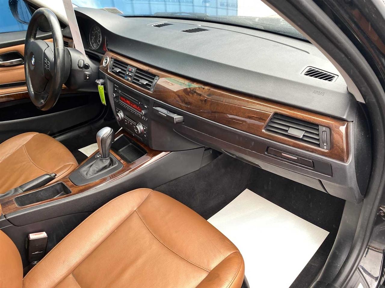 BMW 3-Series 328i xDrive SA 2011