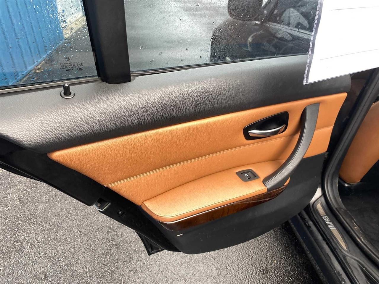 BMW 3-Series 328i xDrive SA 2011