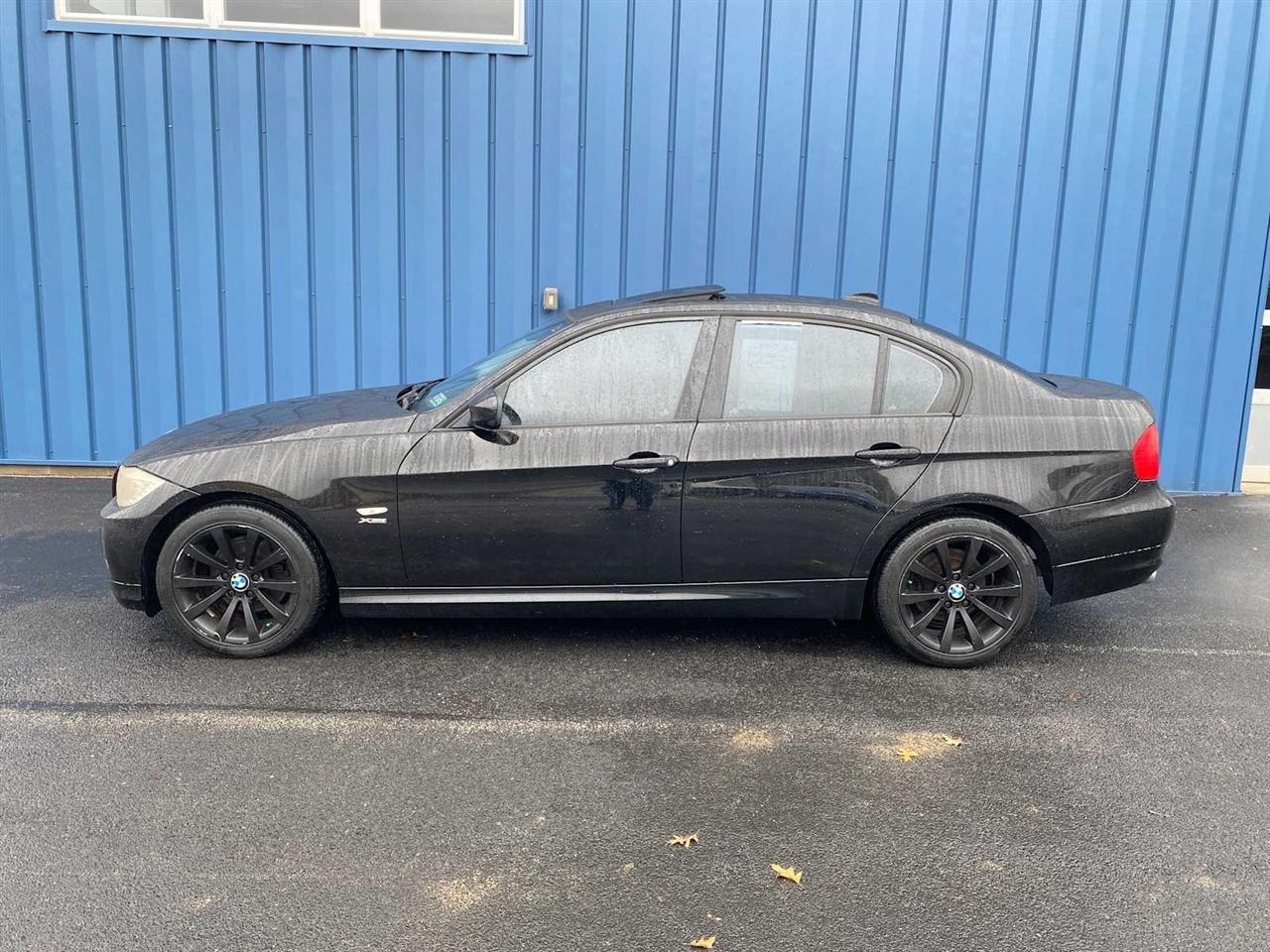 BMW 3-Series 328i xDrive SA 2011