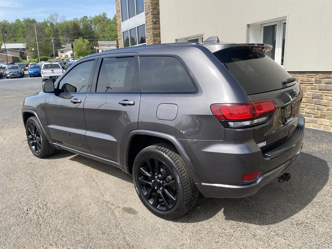 Jeep Grand Cherokee Laredo 4WD 2017