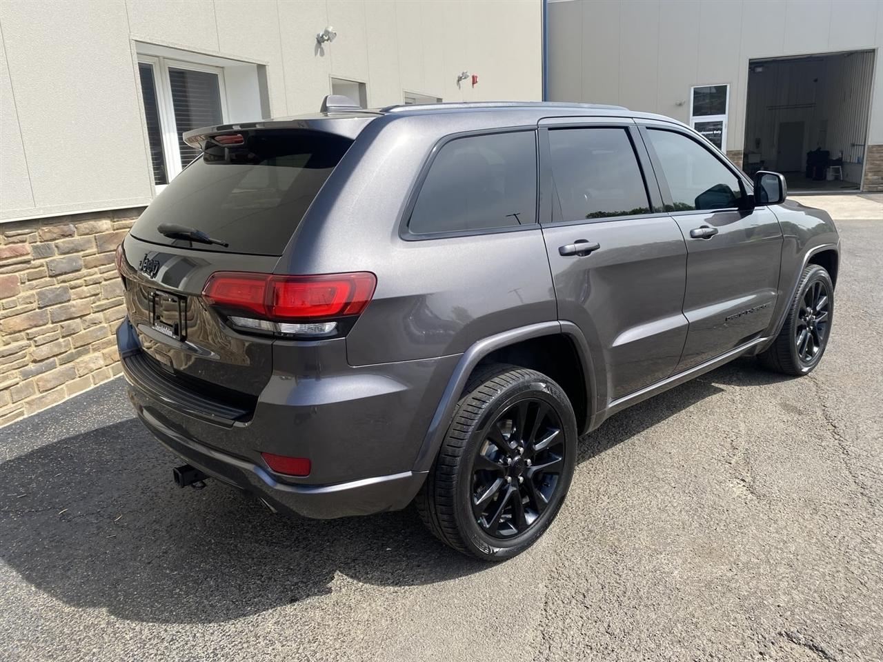 Jeep Grand Cherokee Laredo 4WD 2017