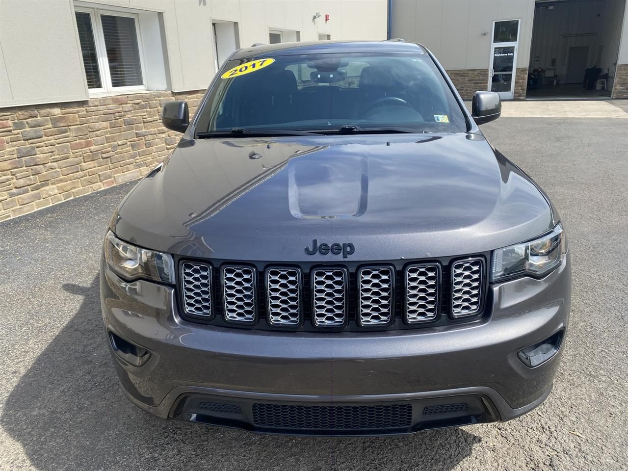 Jeep Grand Cherokee Laredo 4WD 2017