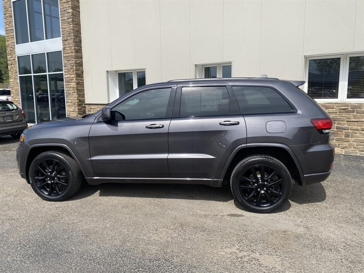 Jeep Grand Cherokee Laredo 4WD 2017