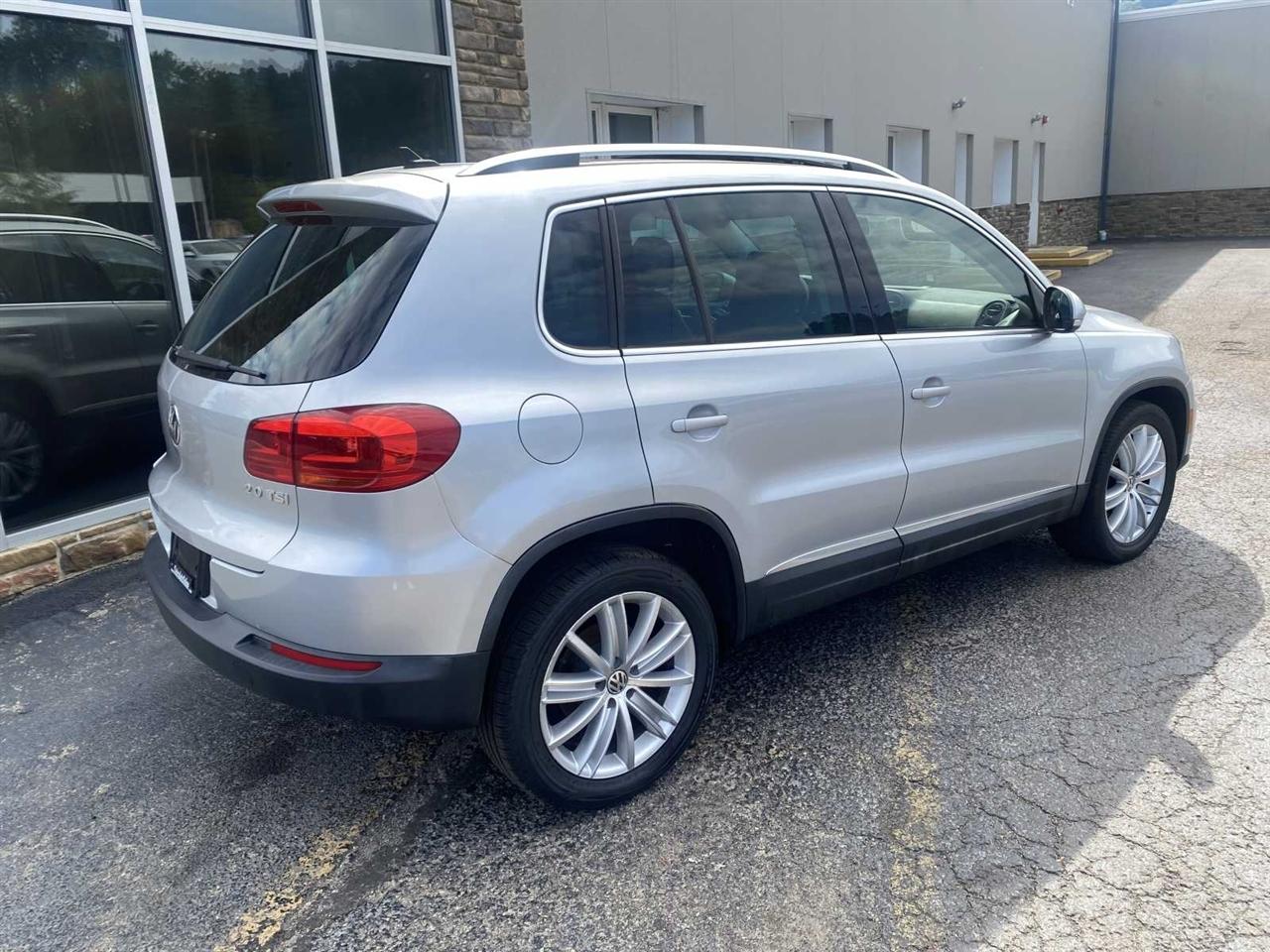 Volkswagen Tiguan SE 2012