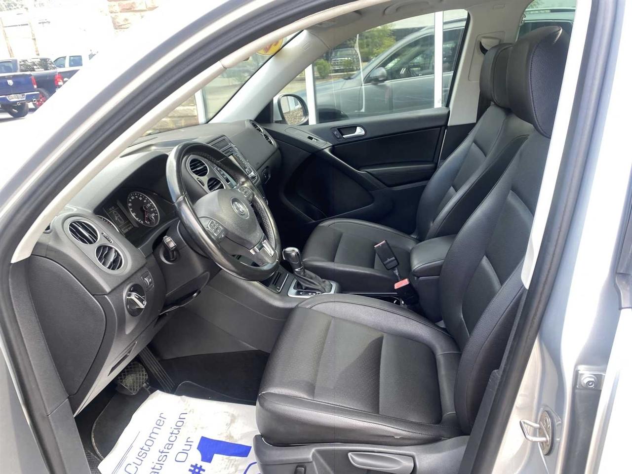 Volkswagen Tiguan SE 2012