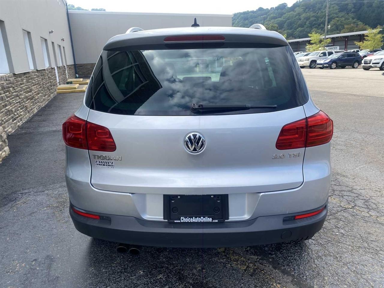 Volkswagen Tiguan SE 2012