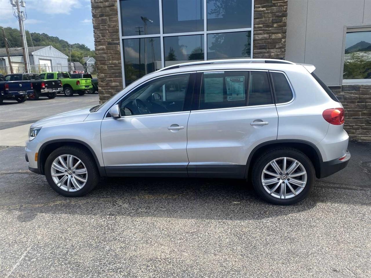 Volkswagen Tiguan SE 2012
