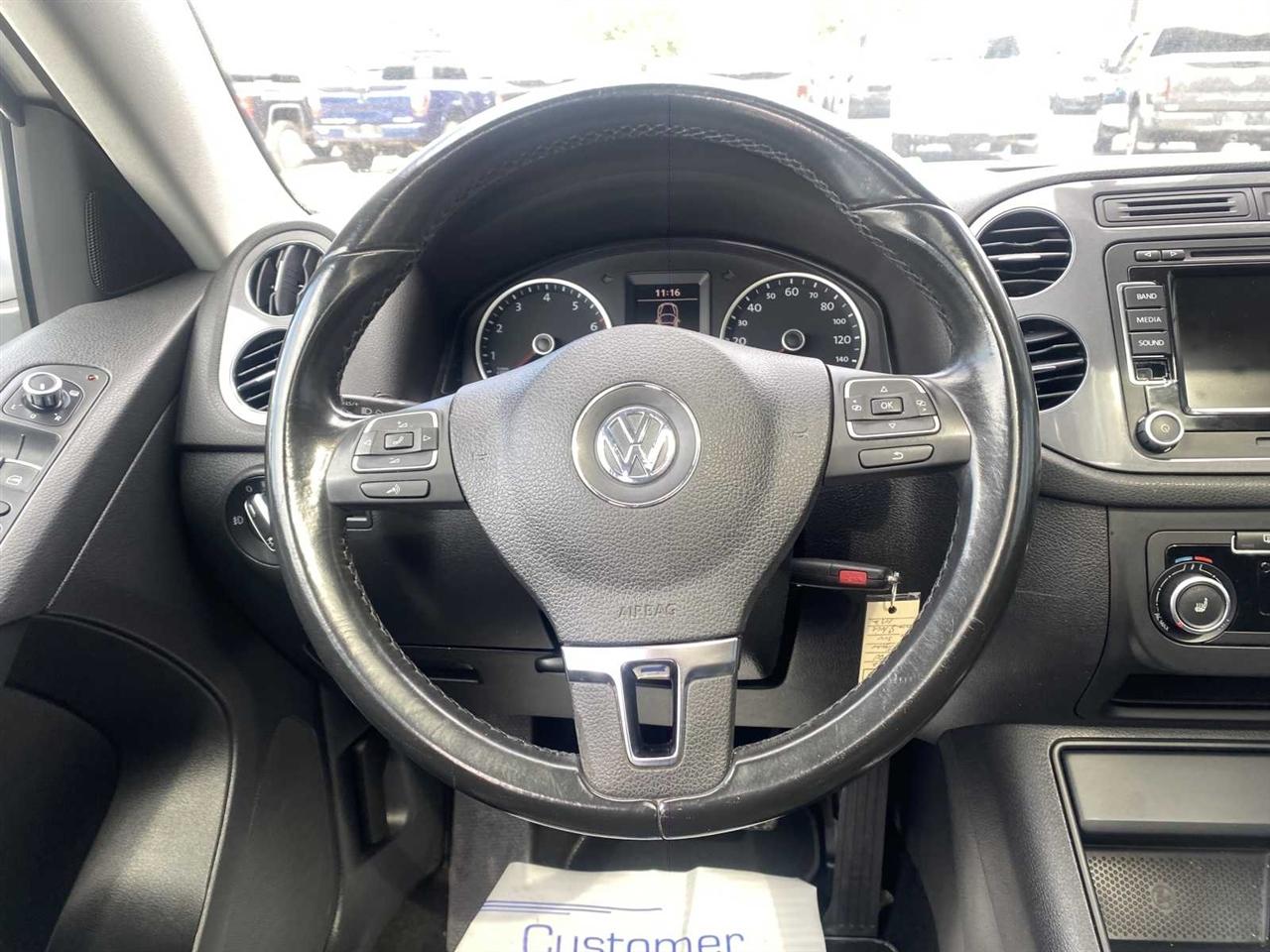 Volkswagen Tiguan SE 2012