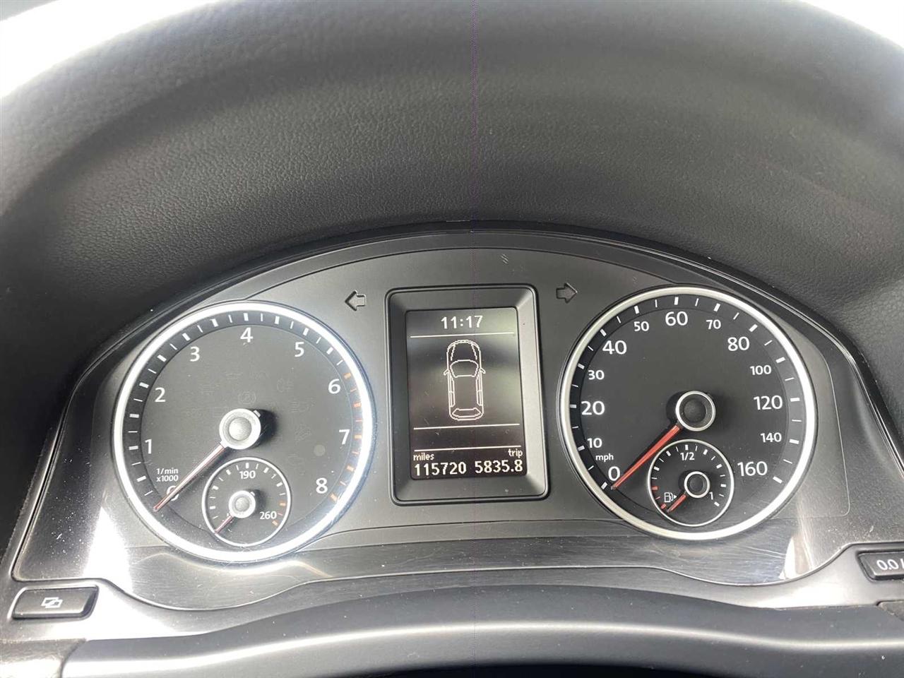 Volkswagen Tiguan SE 2012
