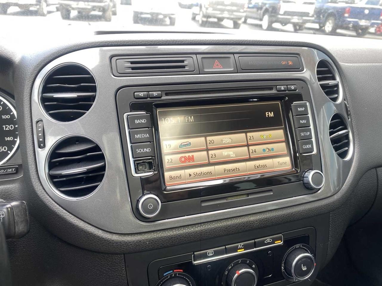 Volkswagen Tiguan SE 2012