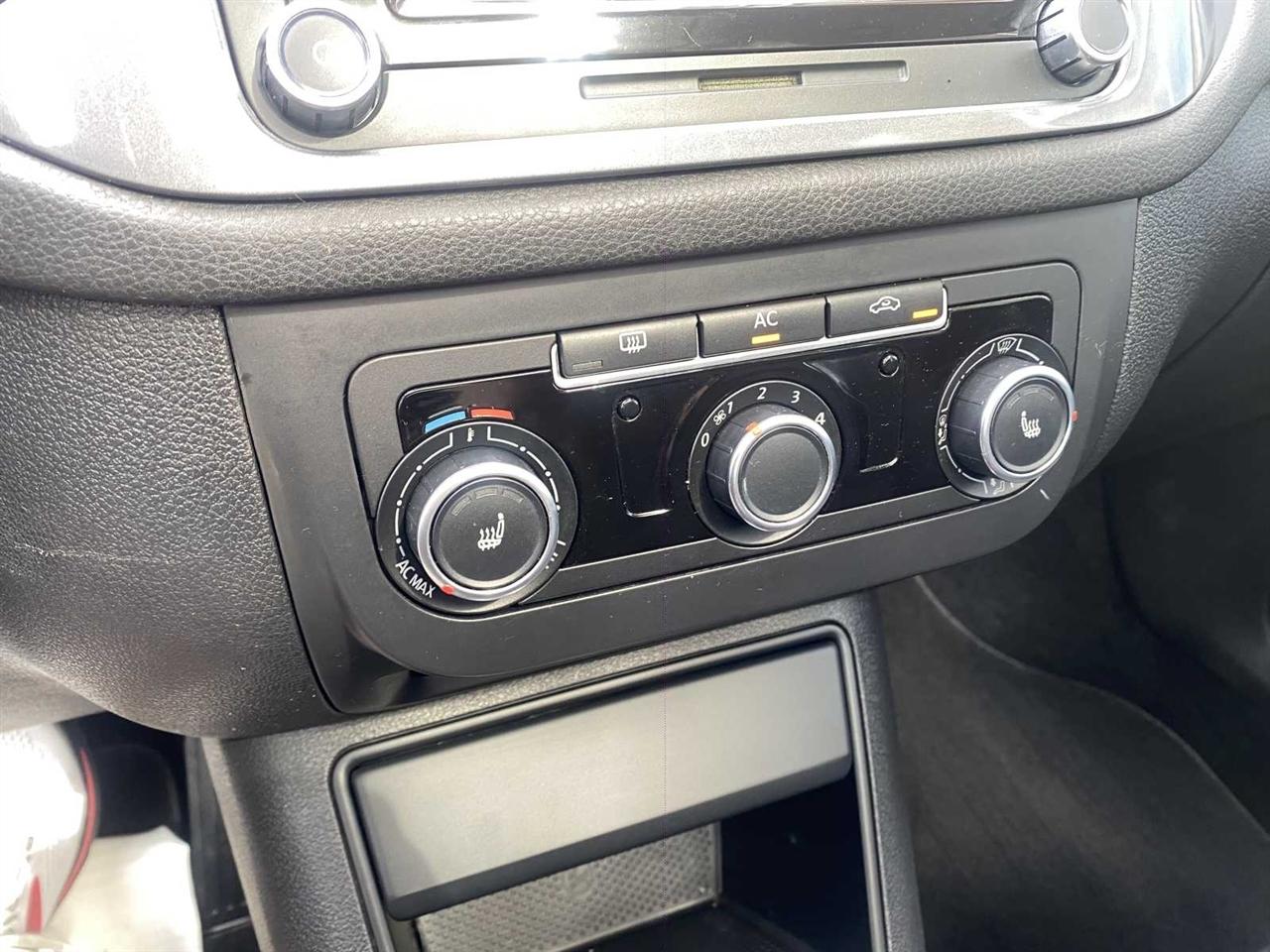 Volkswagen Tiguan SE 2012