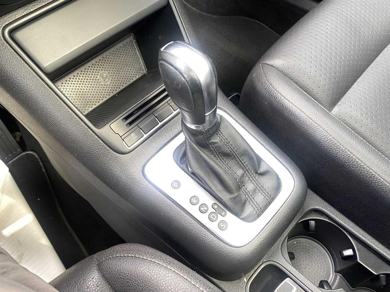 Volkswagen Tiguan SE 2012
