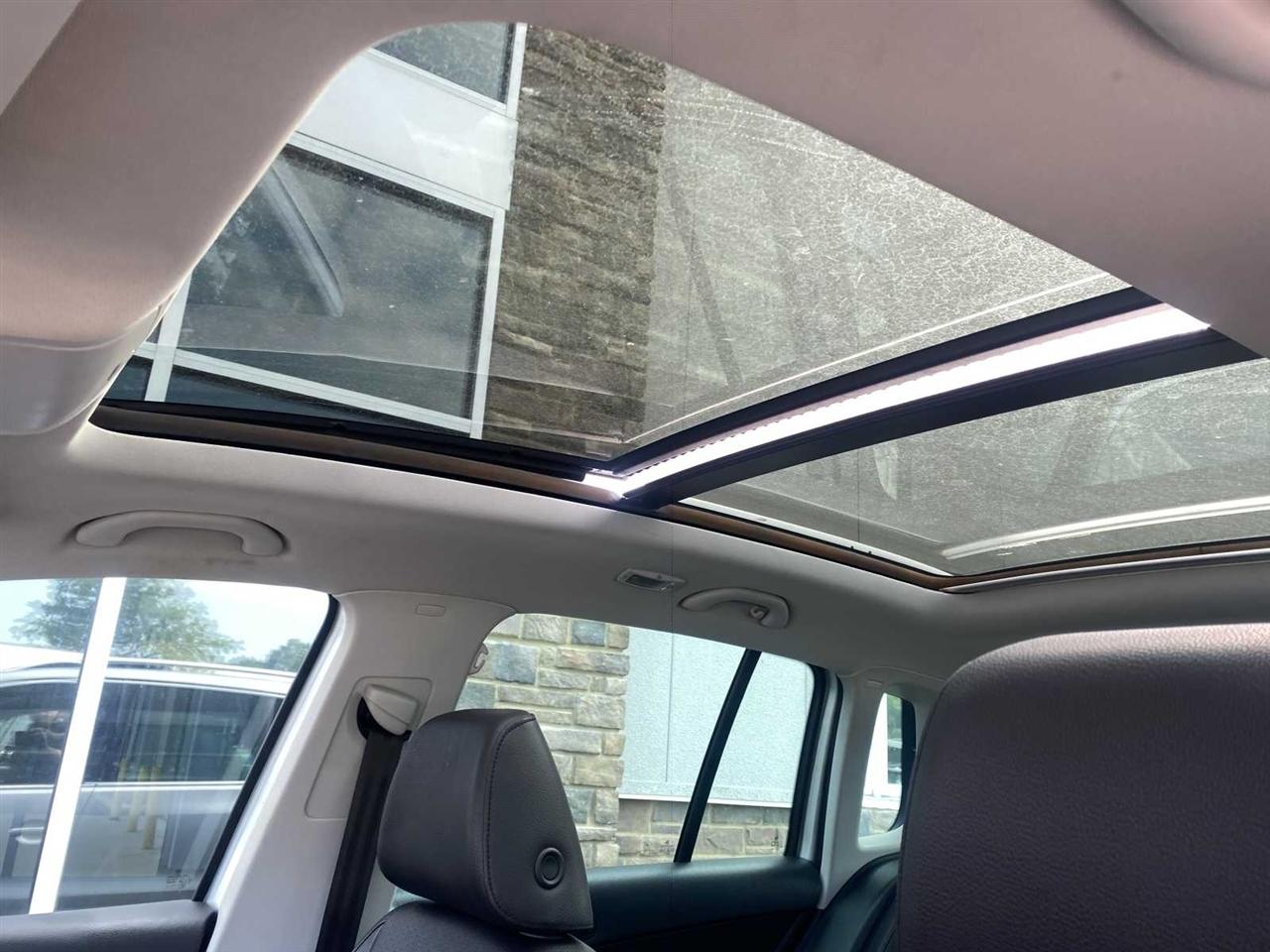 Volkswagen Tiguan SE 2012