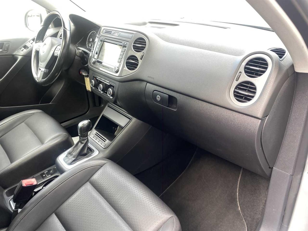 Volkswagen Tiguan SE 2012