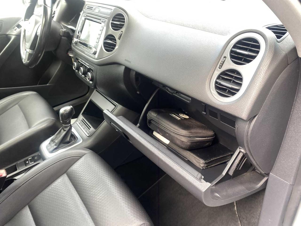 Volkswagen Tiguan SE 2012
