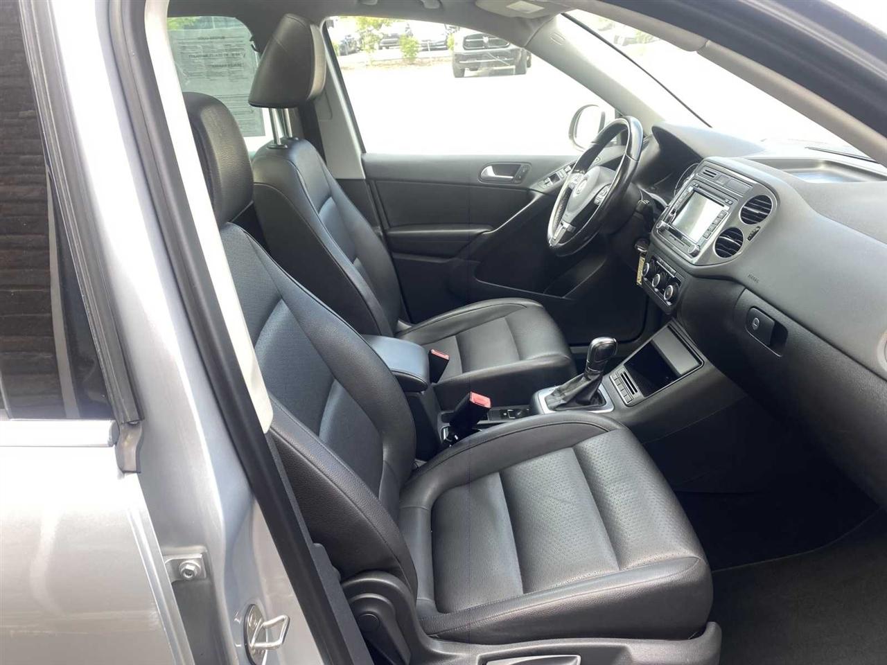 Volkswagen Tiguan SE 2012