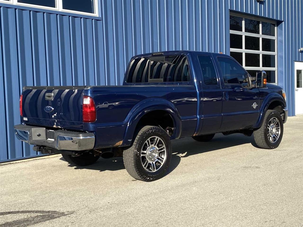 Ford F-350 SD Lariat SuperCab 4WD 2011