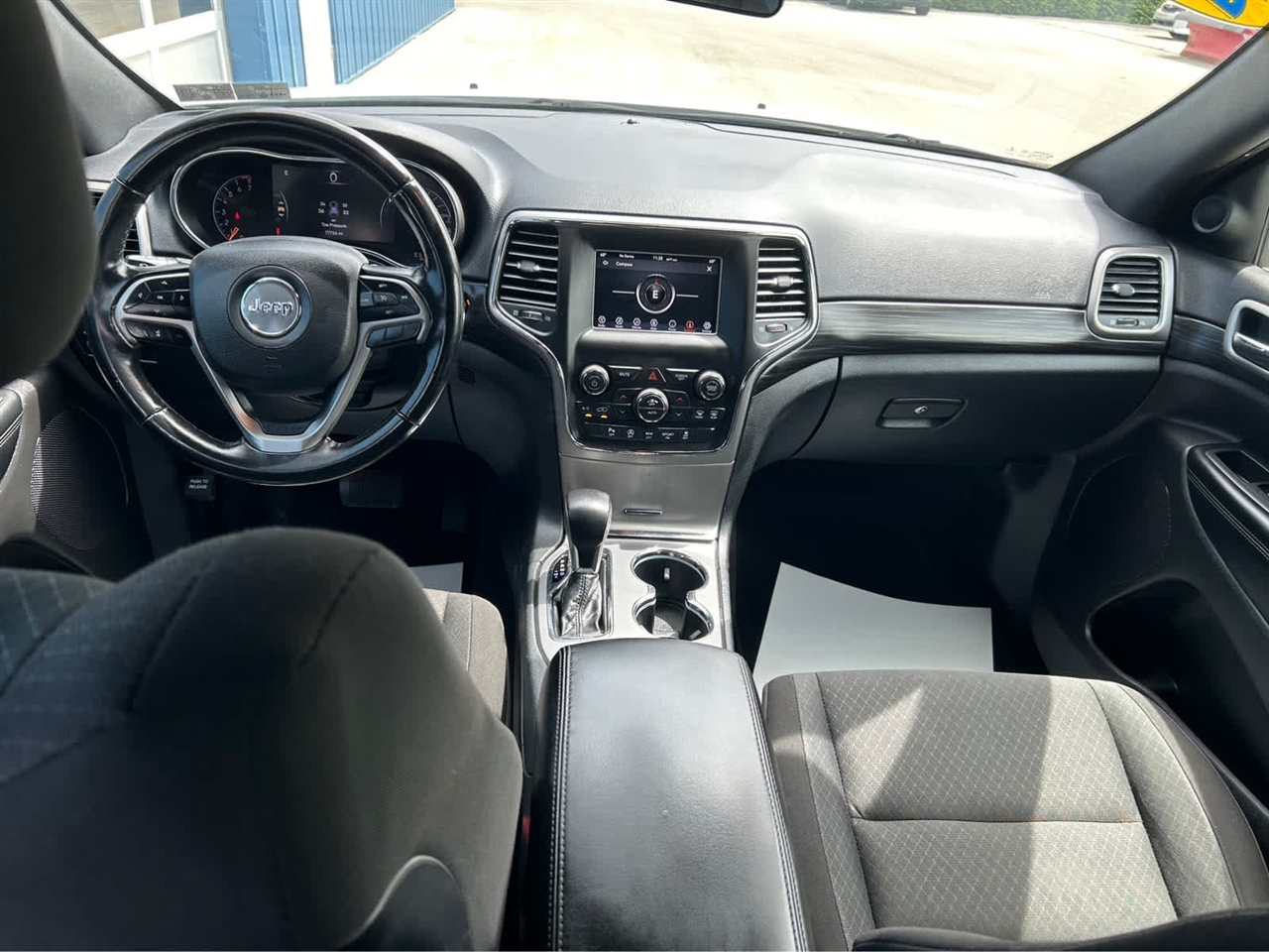 Jeep Grand Cherokee Laredo 4WD 2020