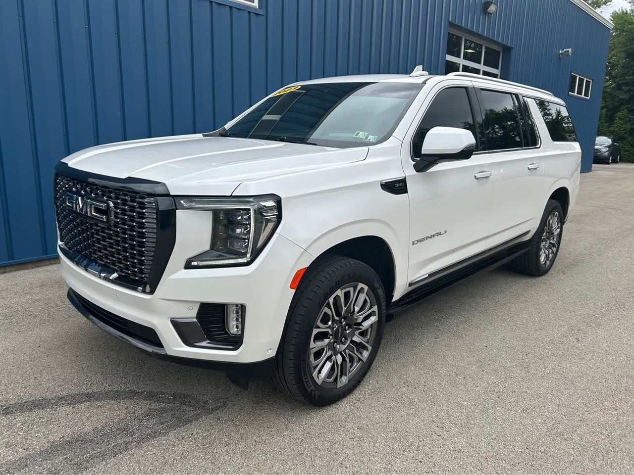 GMC Yukon XL Denali Ultimate 4WD 2023