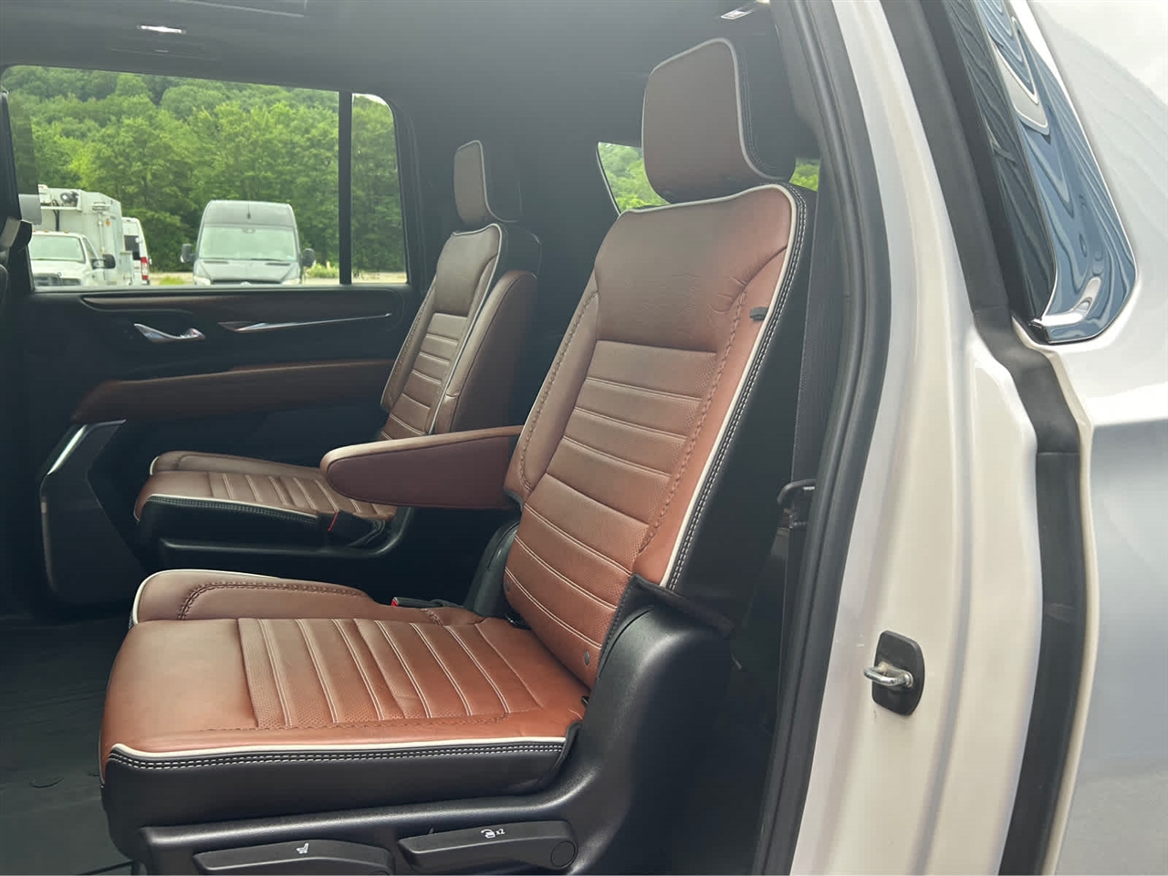 GMC Yukon XL Denali Ultimate 4WD 2023