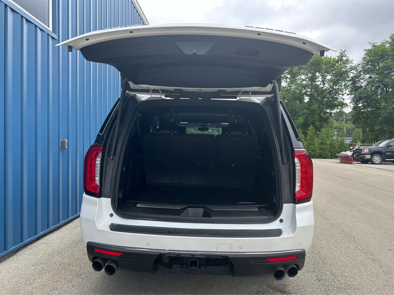 GMC Yukon XL Denali Ultimate 4WD 2023