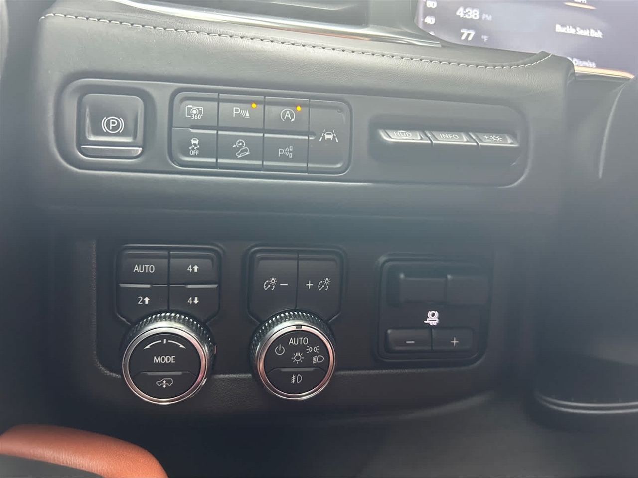 GMC Yukon XL Denali Ultimate 4WD 2023