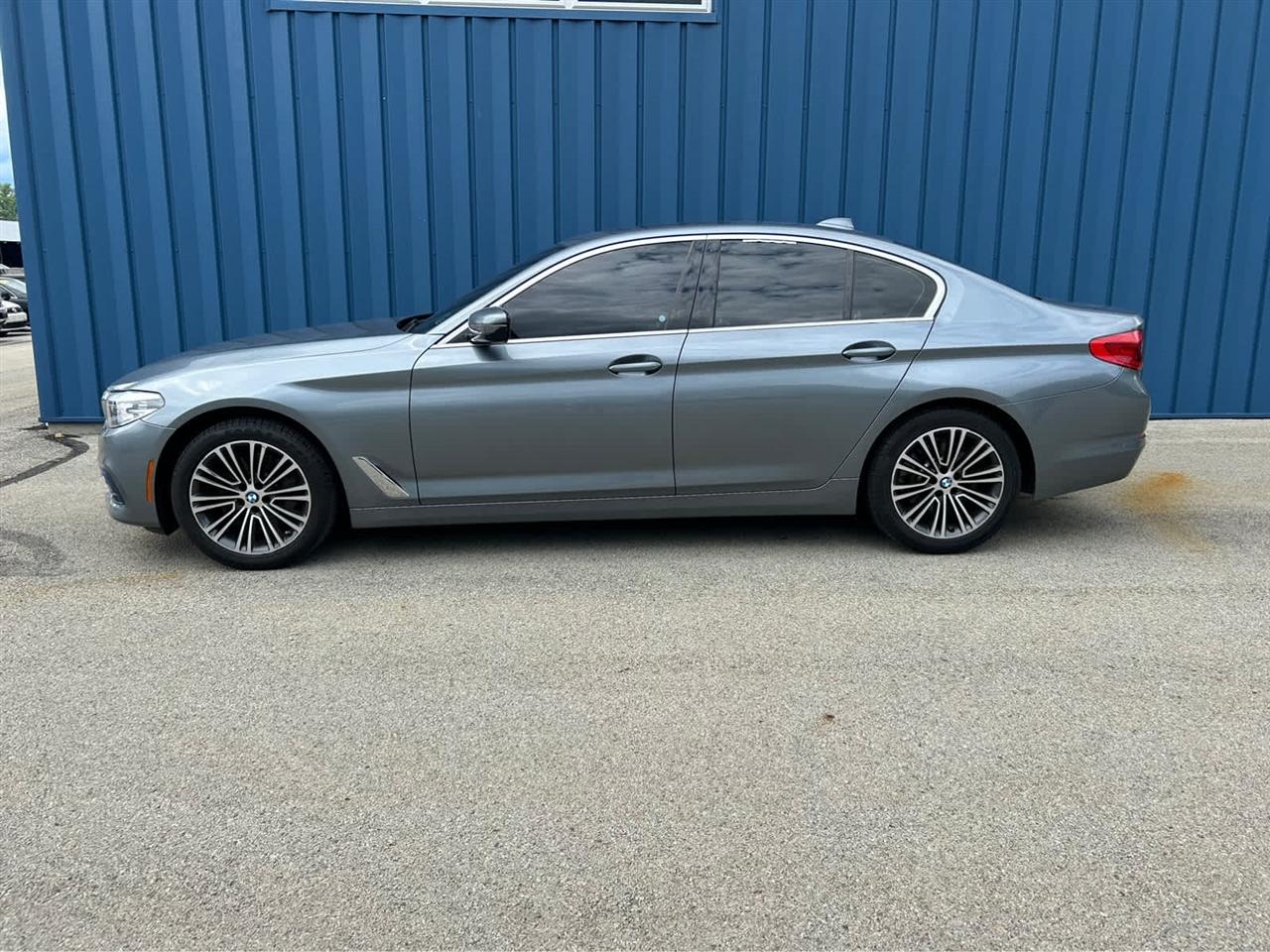 BMW 5-Series 530i xDrive 2020