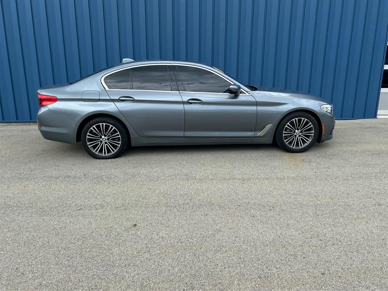 BMW 5-Series 530i xDrive 2020