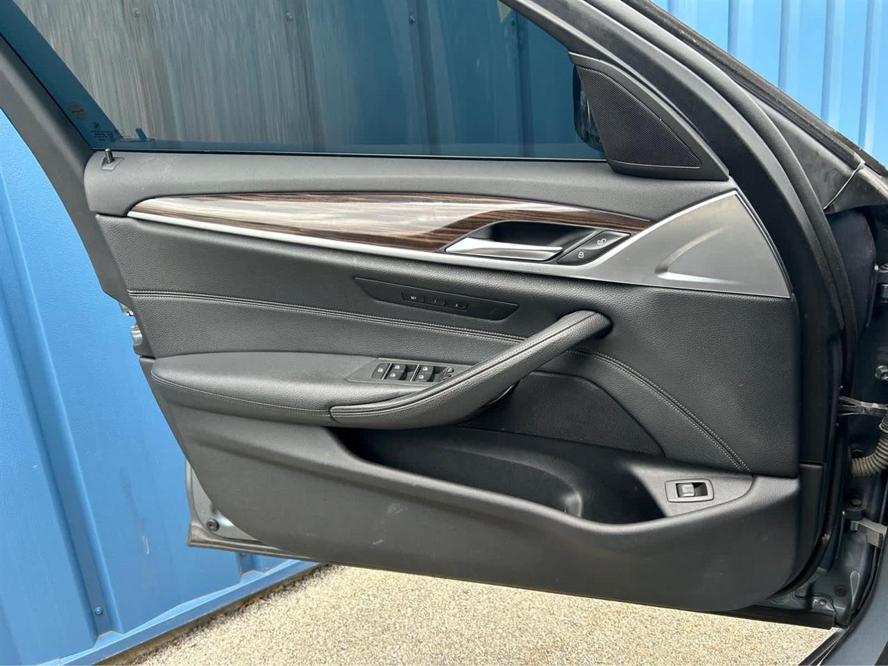 BMW 5-Series 530i xDrive 2020