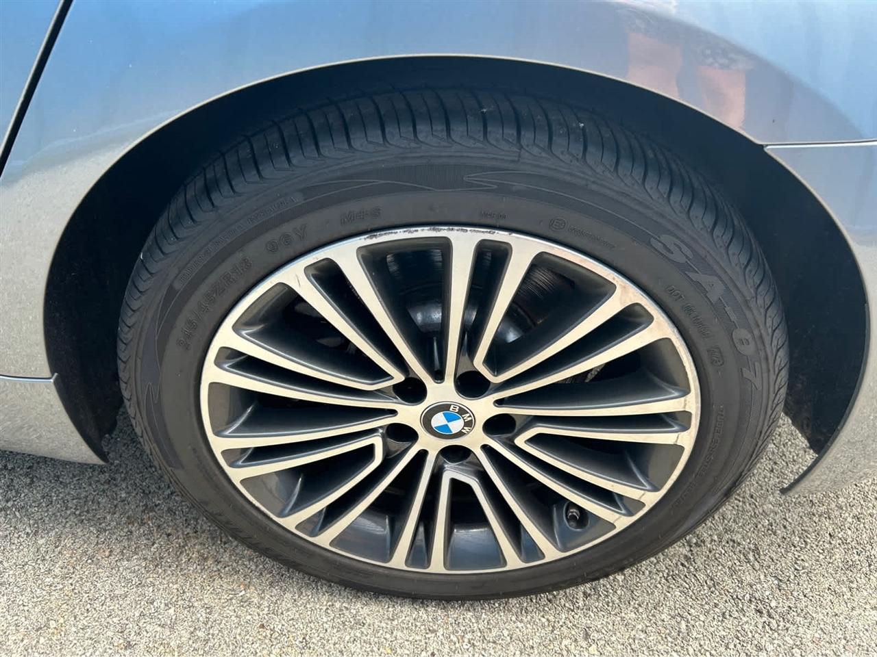 BMW 5-Series 530i xDrive 2020