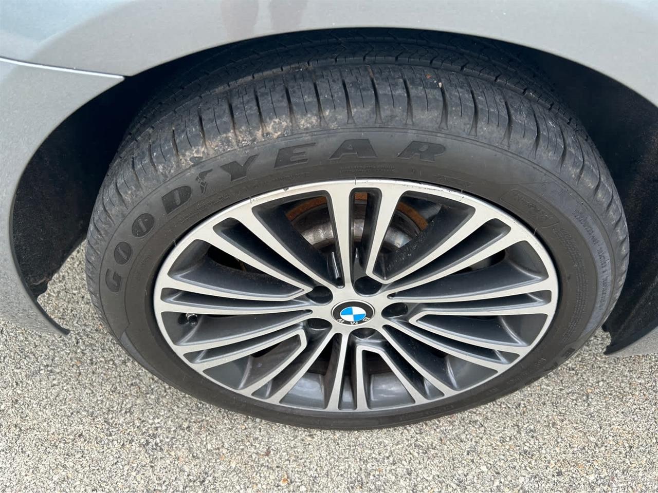 BMW 5-Series 530i xDrive 2020