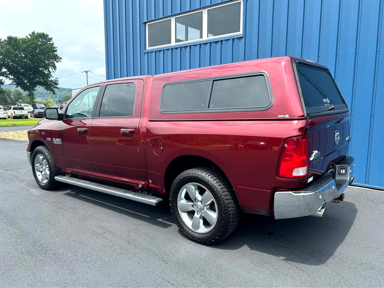 2017 Ram 1500 SLT photo 3