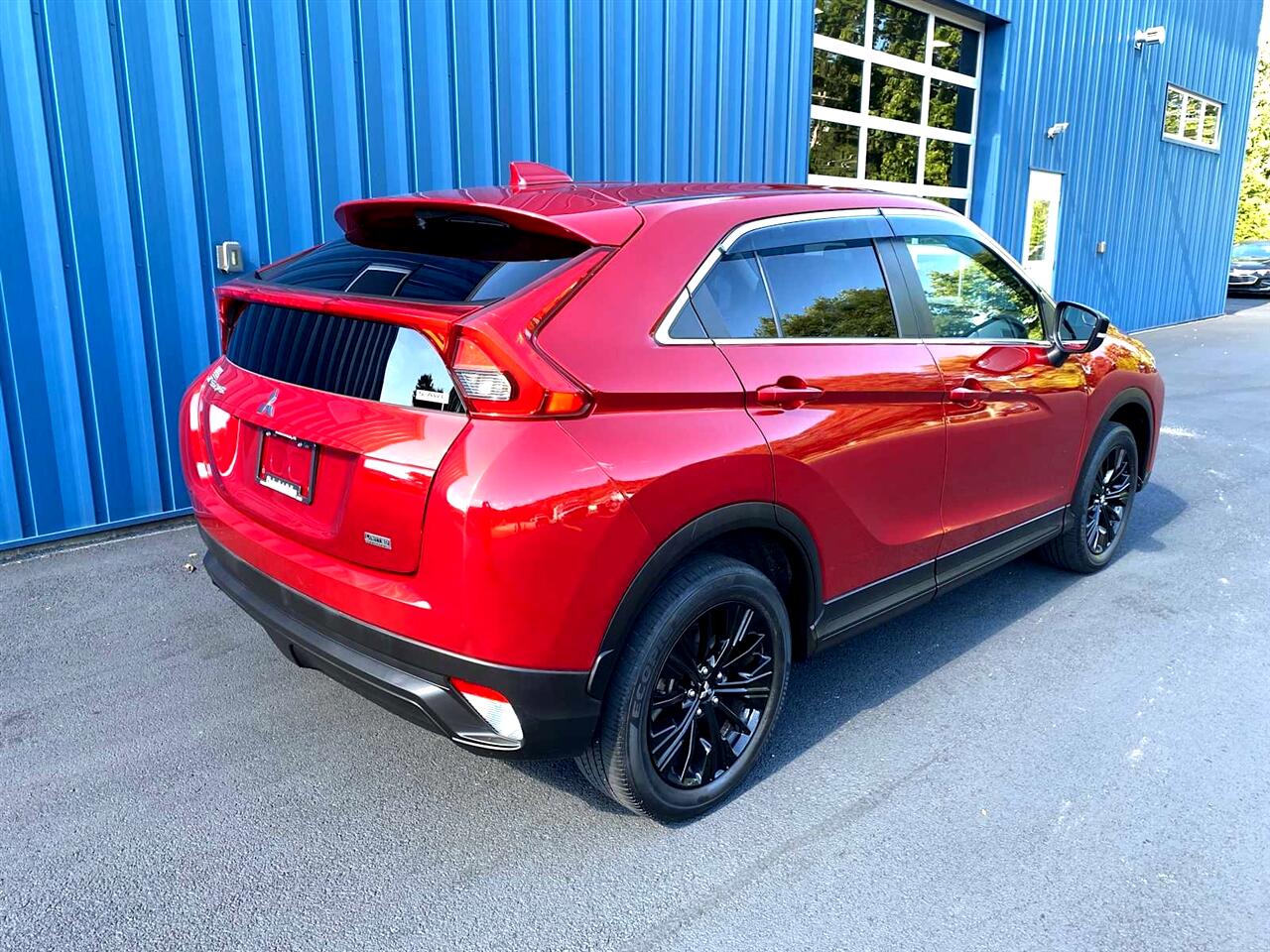 2020 Mitsubishi Eclipse Cross LE photo 3