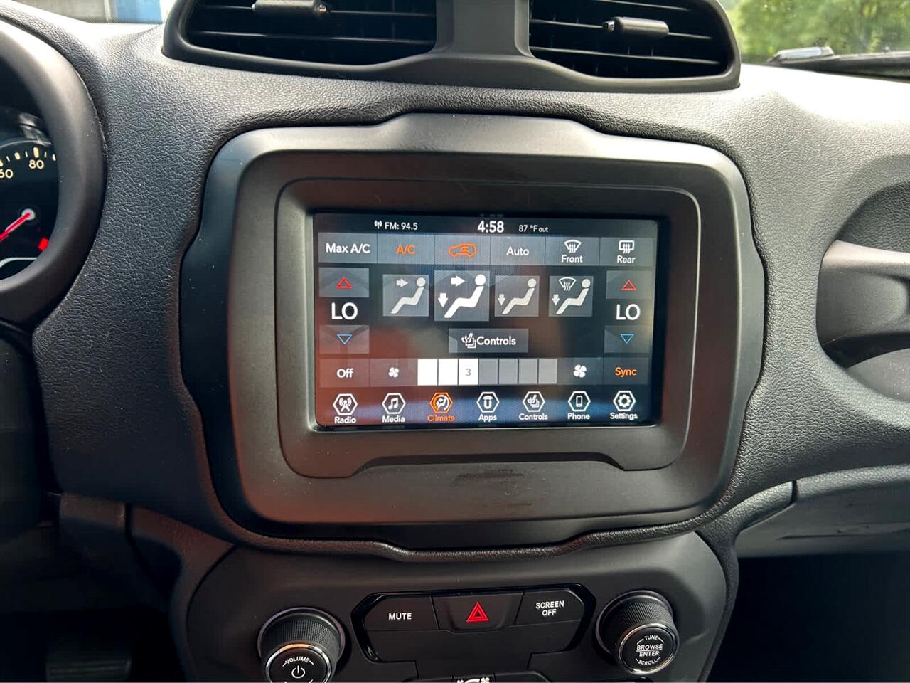 Jeep Renegade Latitude 4WD 2019 Jeep Renegade Latitude 4WD 2019