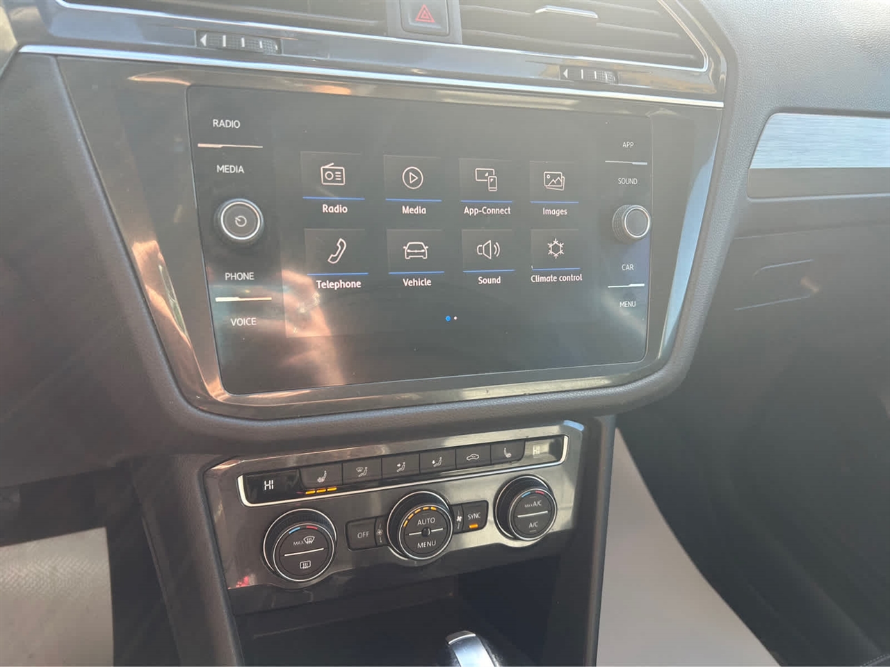 Volkswagen Tiguan SE 4Motion AWD 2020 Volkswagen Tiguan SE 4Motion AWD 2020