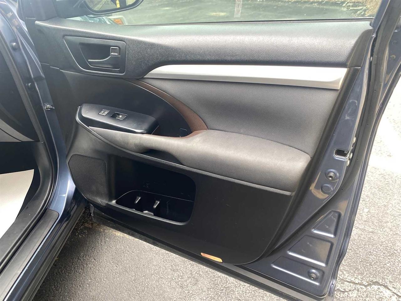 Toyota Highlander LE FWD I4 2018