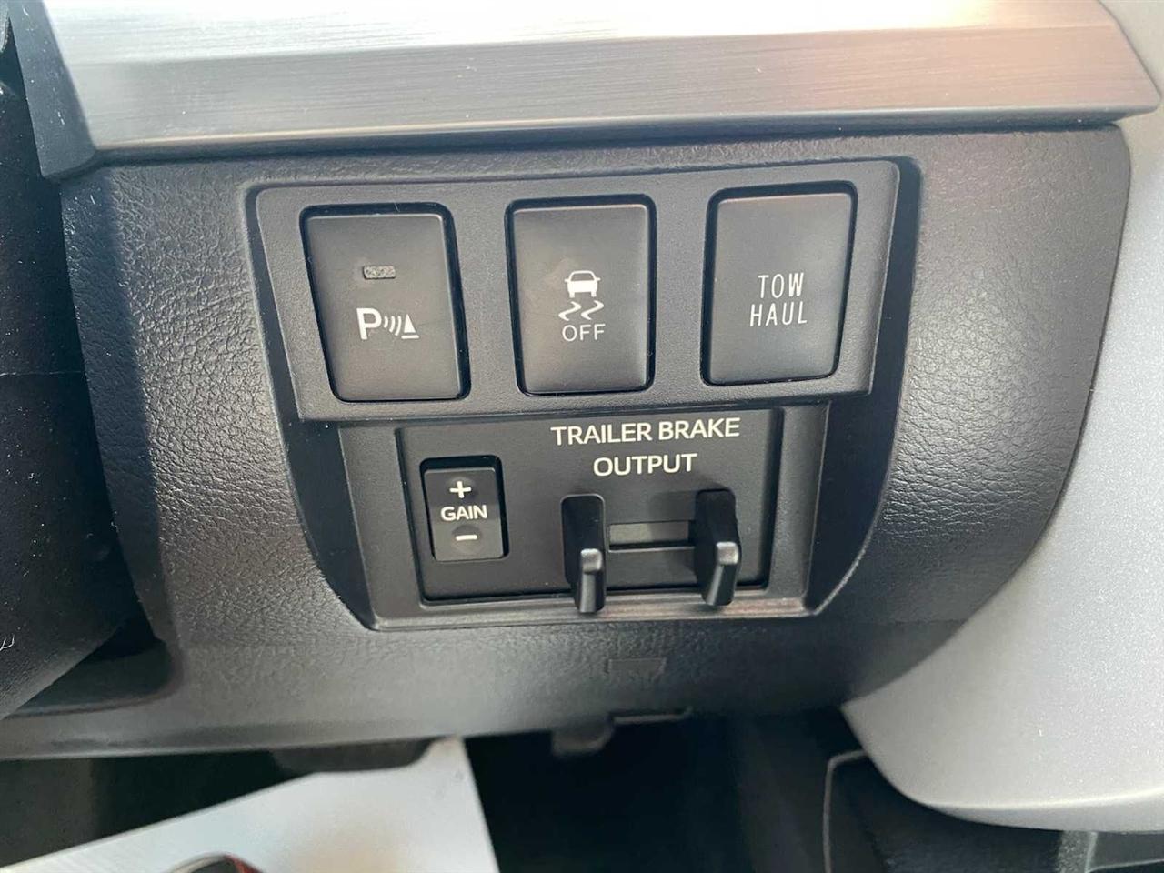 Toyota Tundra Platinum CrewMax 5.7L 4WD 2018