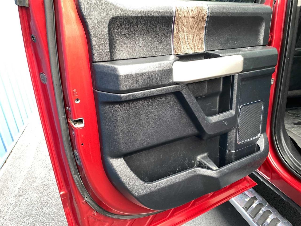 Ford F-250 SD Lariat Crew Cab 4WD 2019