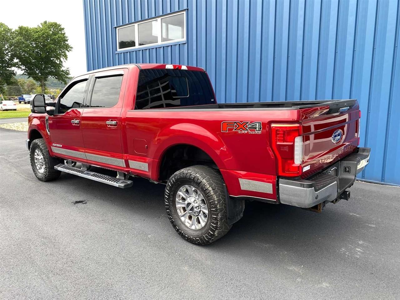 Ford F-250 SD Lariat Crew Cab 4WD 2019