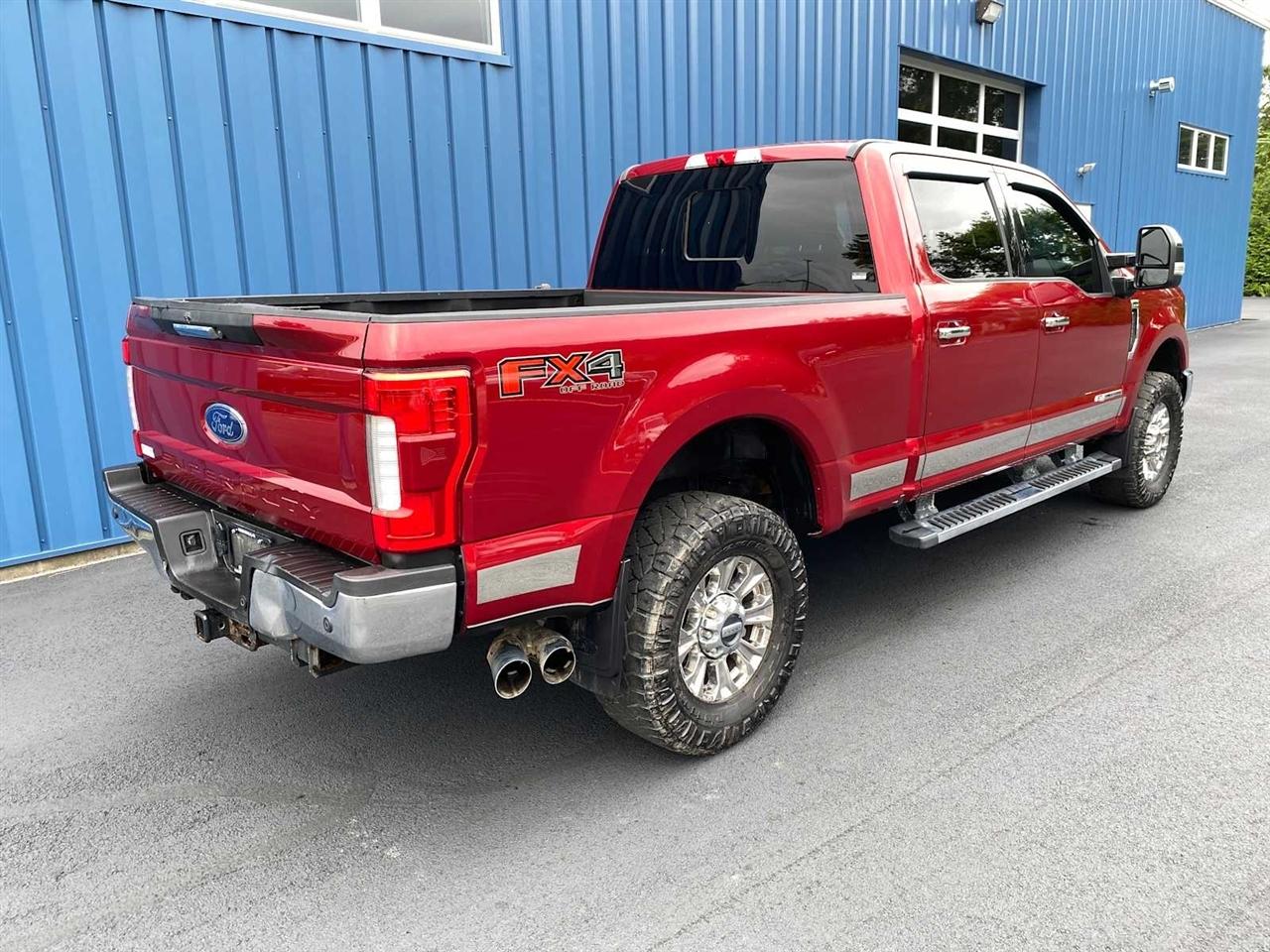 Ford F-250 SD Lariat Crew Cab 4WD 2019