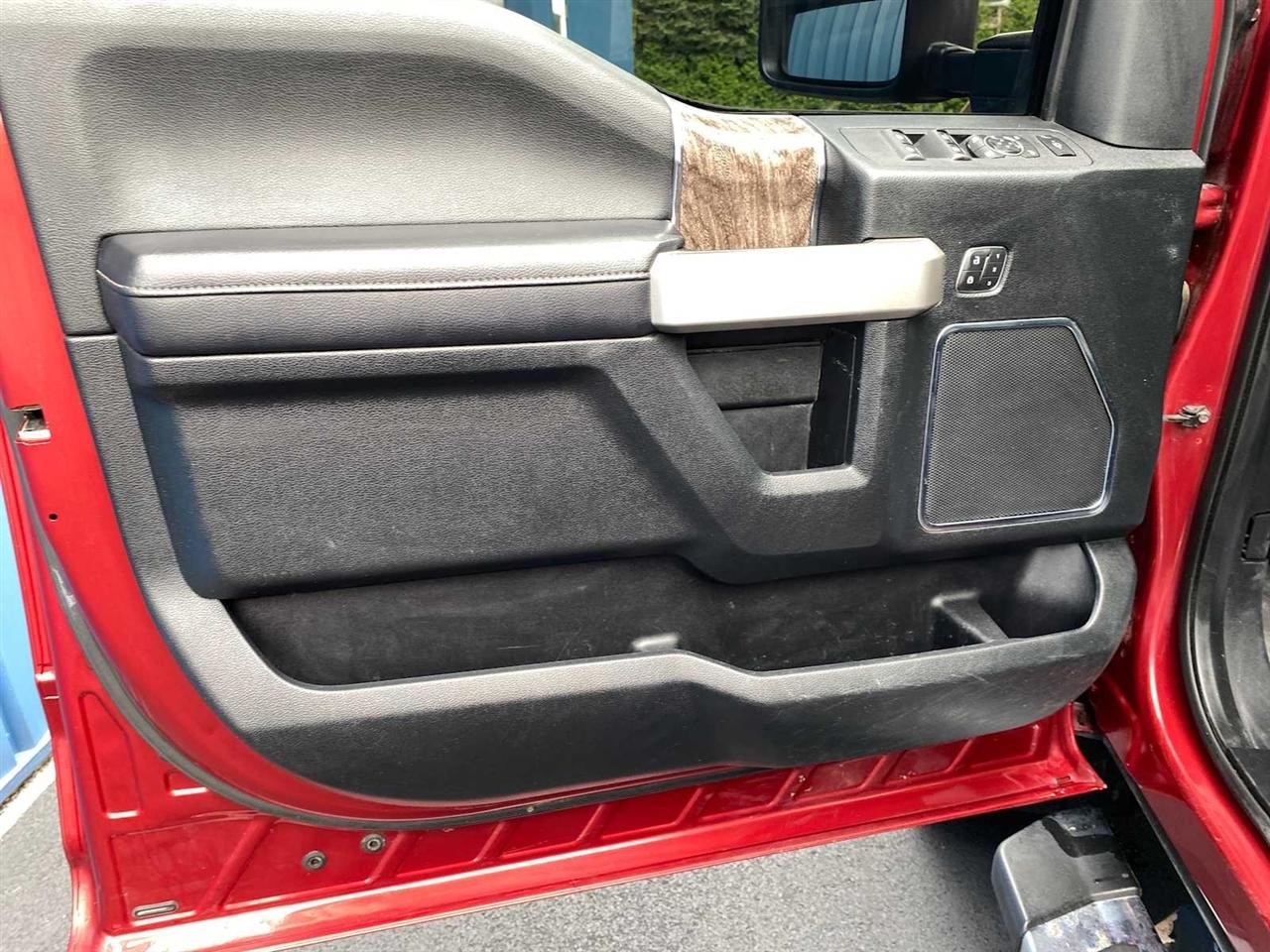 Ford F-250 SD Lariat Crew Cab 4WD 2019