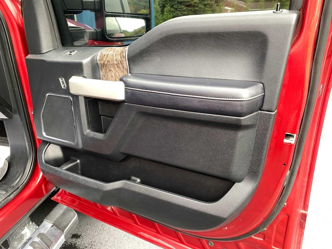 Ford F-250 SD Lariat Crew Cab 4WD 2019