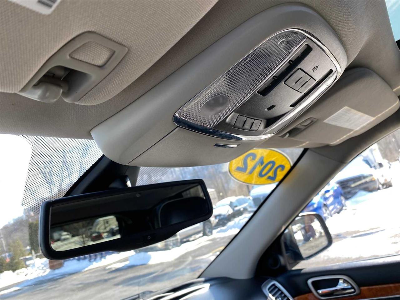 Jeep Grand Cherokee Overland 4WD 2012