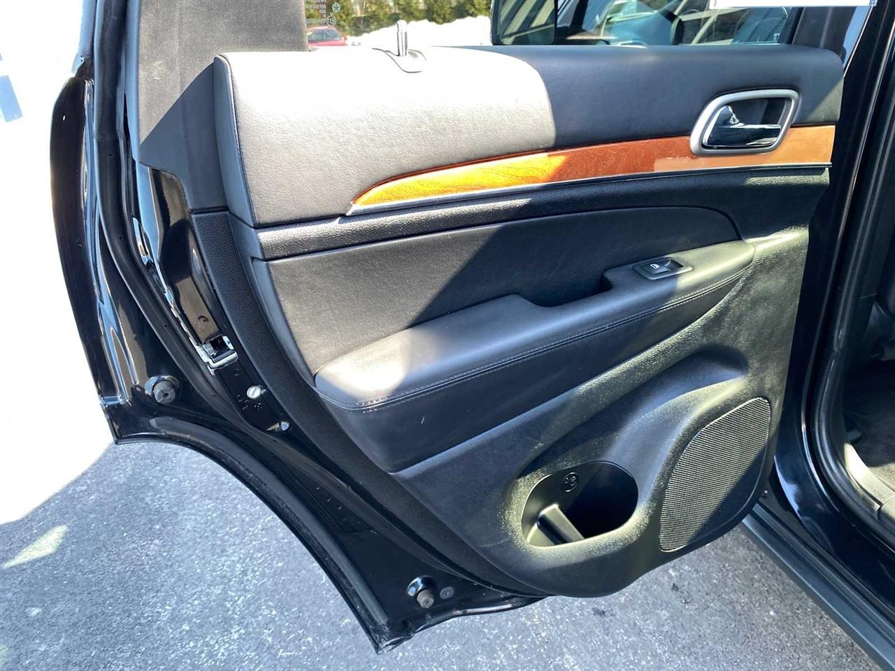 Jeep Grand Cherokee Overland 4WD 2012