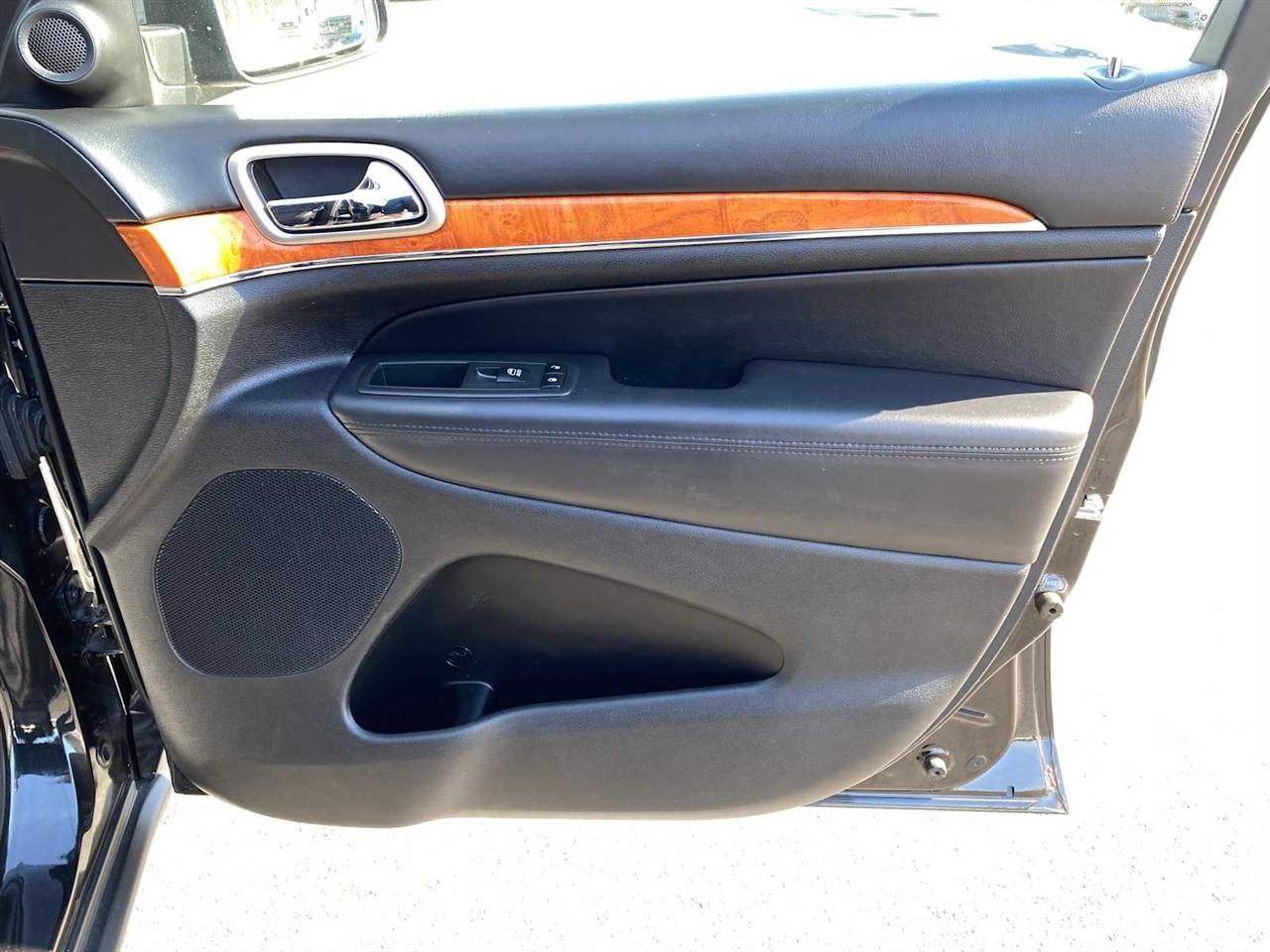 Jeep Grand Cherokee Overland 4WD 2012