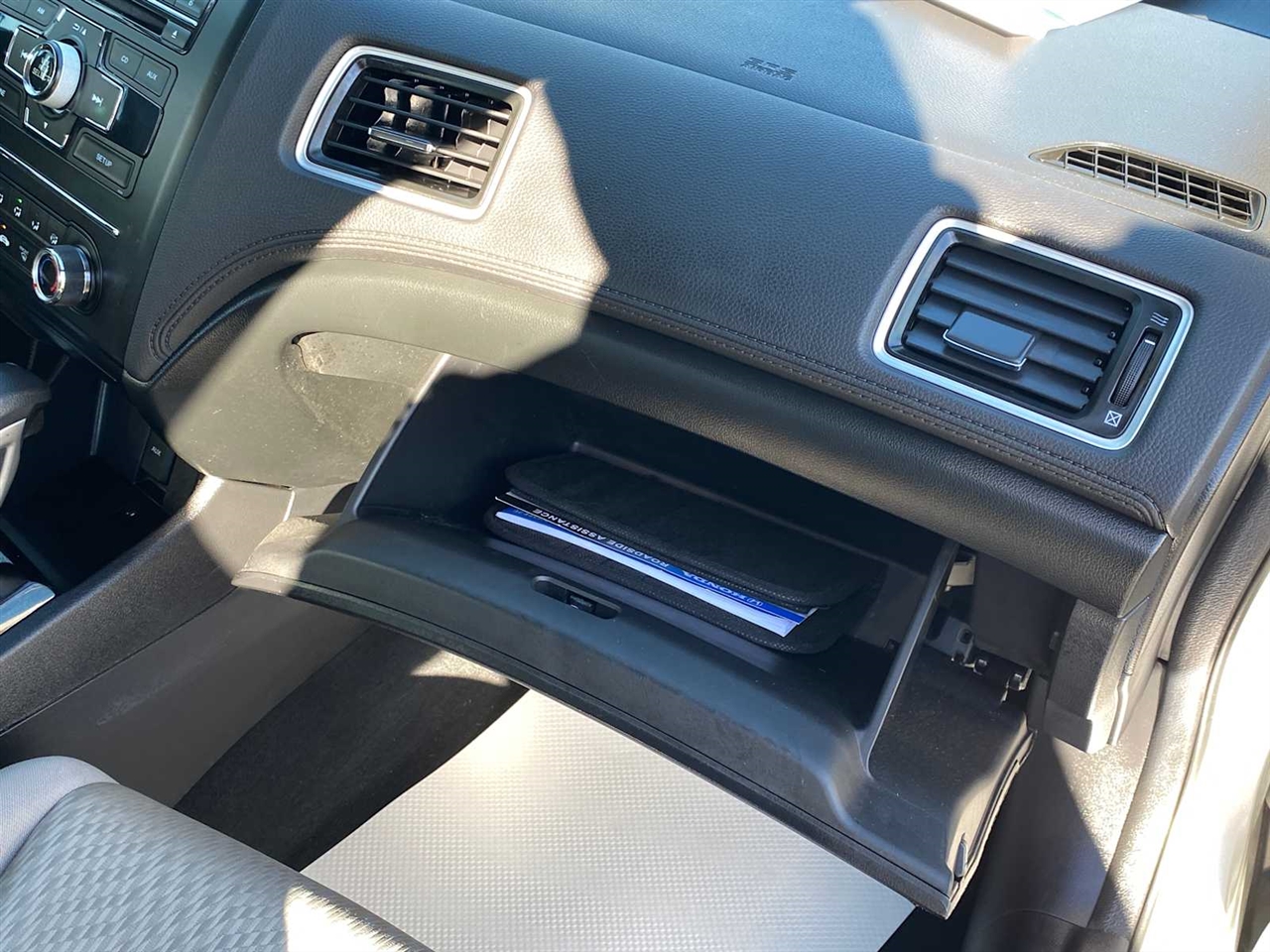 Honda Civic LX Coupe CVT 2015 Honda Civic LX Coupe CVT 2015