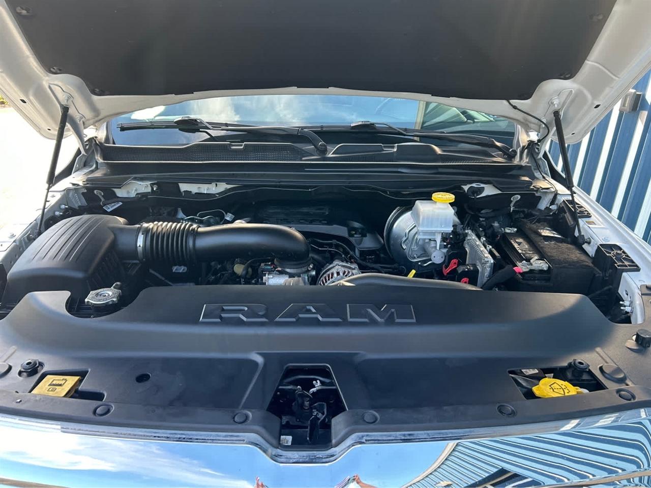 RAM 1500 Laramie Crew Cab SWB 4WD 2022