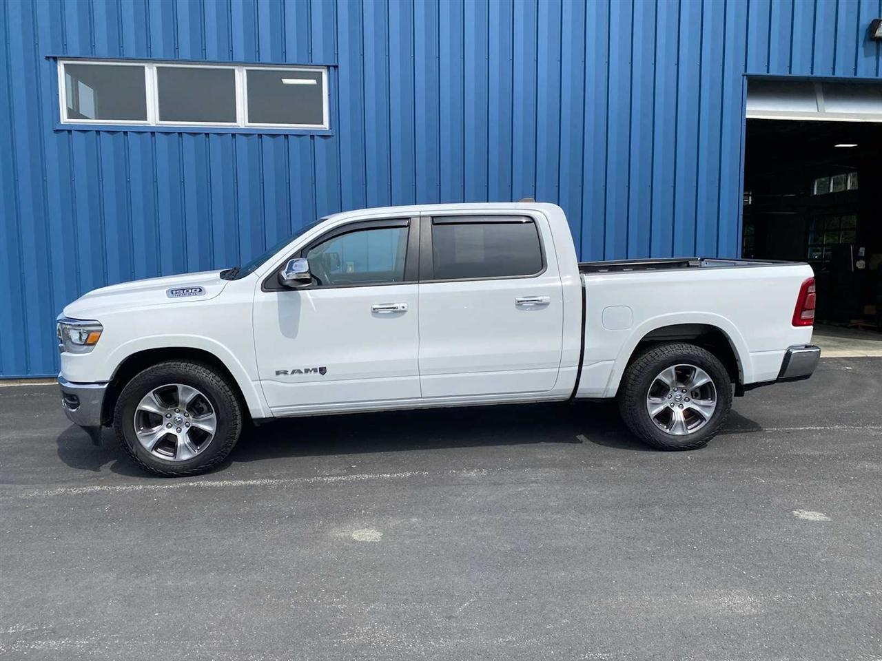 RAM 1500 Laramie Crew Cab SWB 4WD 2022